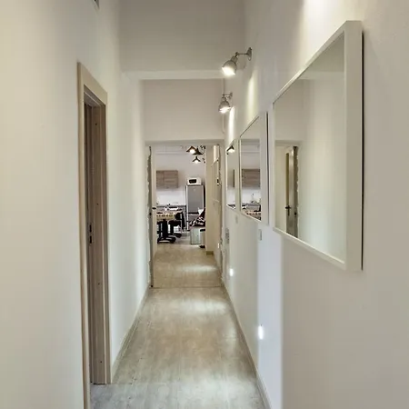 ホステル ロヴォスカ 11 ワルシャワ