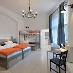 Lwowska 11 * Varşova