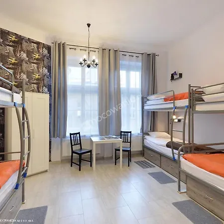 Hostel Lwowska 11 Warschau