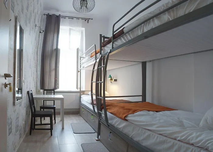 洛斯卡11号旅舍 旅馆 *