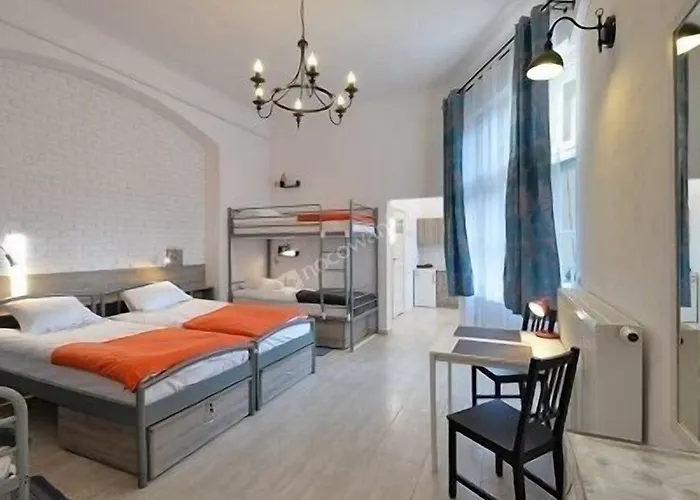 Lwowska 11 * Varsovie