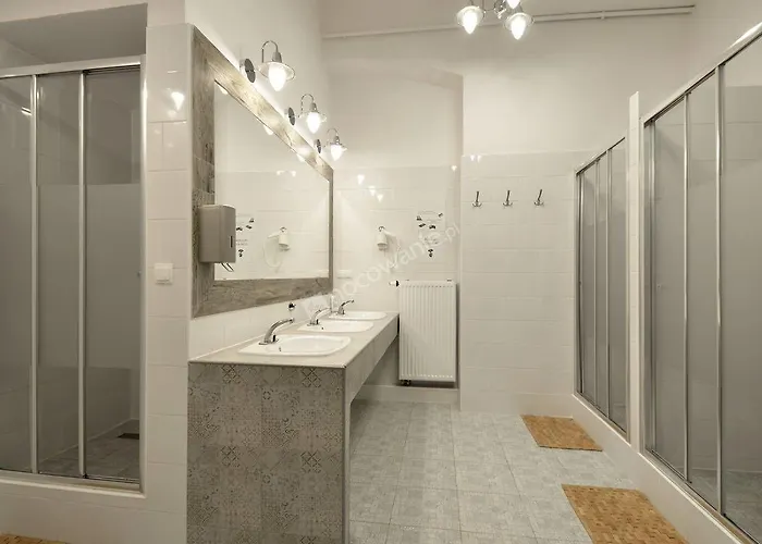 洛斯卡11号旅舍 *