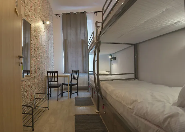 Auberge de jeunesse Lwowska 11 *